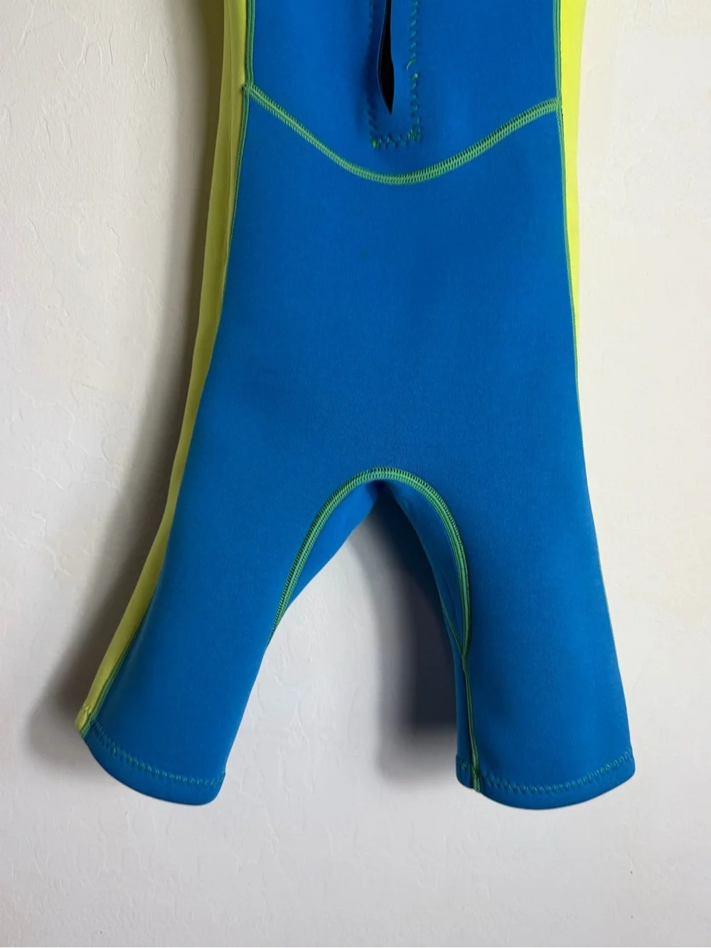 Hevto Kids Wetsuit Youth Size 10slim Shorty 2mm Neoprene Front Zip Short Sleeve